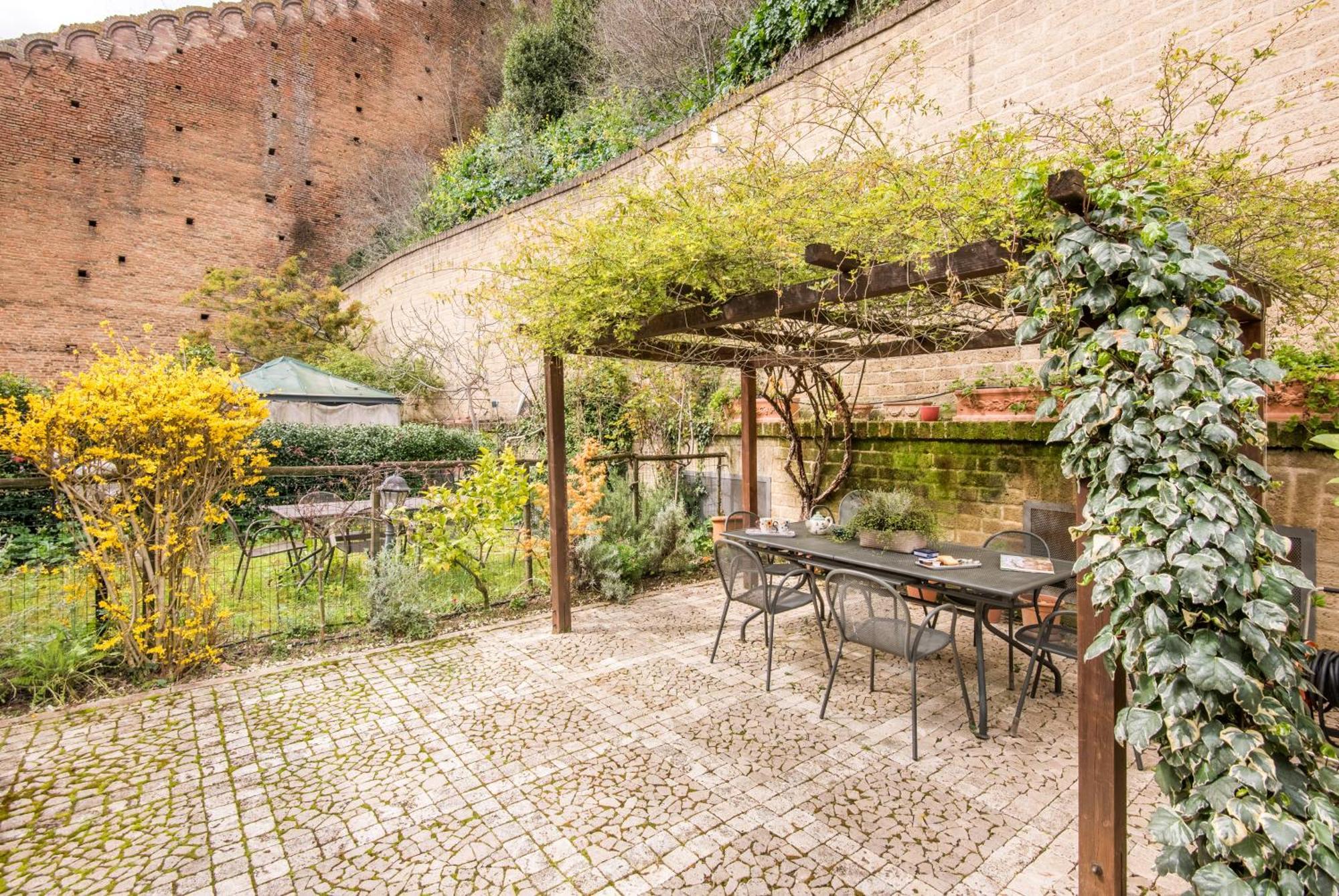 Villa Secret Garden Siena Exterior foto